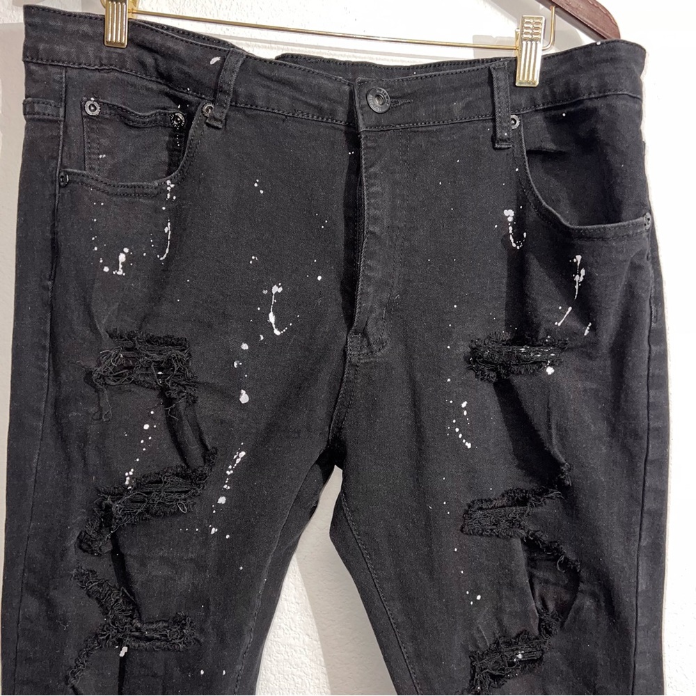 Men's Black Distressed Paint Splatter Jeans Size 40x32 Ripped Spandex Retro Edgy - Picture 2 of 16